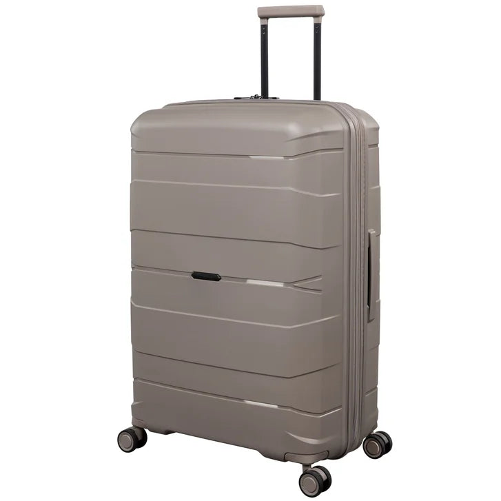 It luggage Momentous Hardside Spinner 8 Wheel 4 Piece Luggage Set
