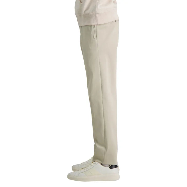 Haggar Men's Casual Khaki Pant