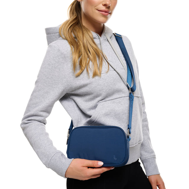 Lolë Crossbody Bag S7