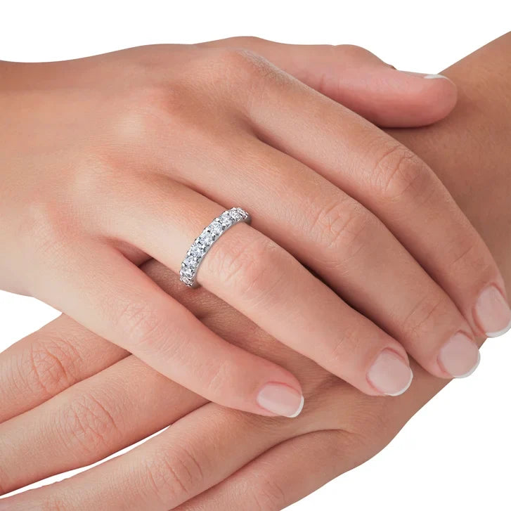 Round Brilliant Diamond Wedding Band (1.0 ctw)
