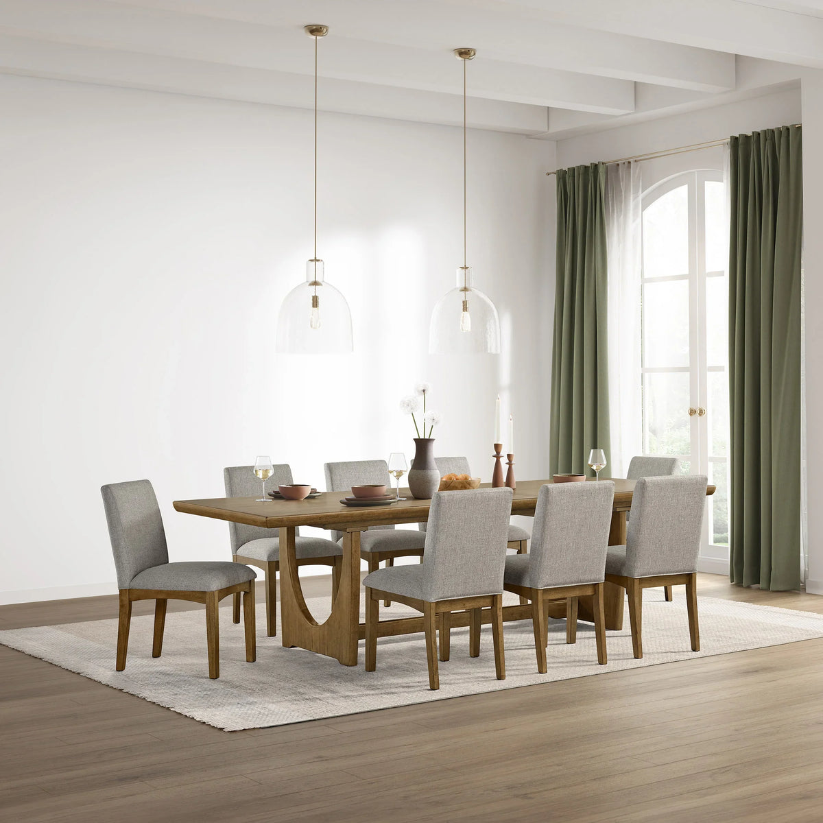 Thomasville Carmel Valley 9-piece Dining Room Set