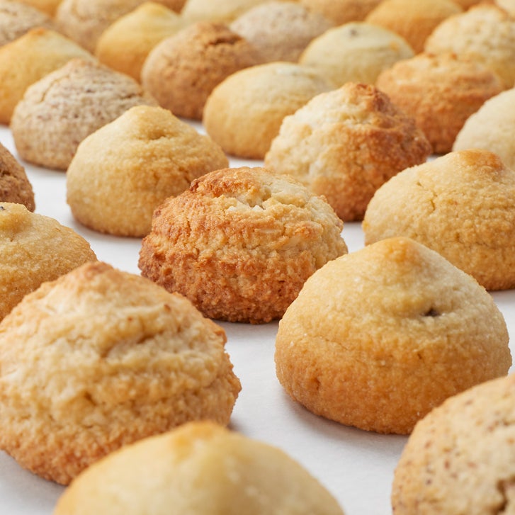 Piccola Cucina Regali Almond Macaroons, 8 × 136 g