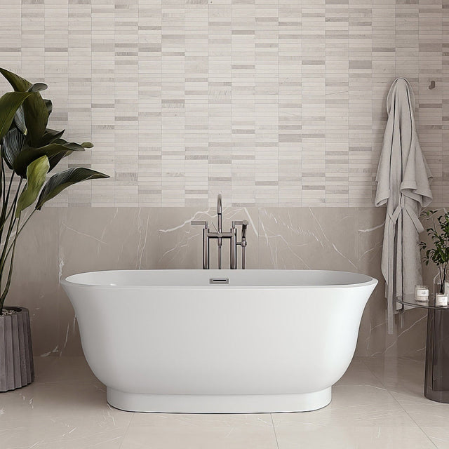 Streamline Freestanding Bathtub With Polished Chrome Drain K9